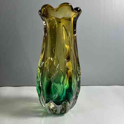 28.10.25u Mid-Century Sanyu (Japan) Ribbed Art Glass Vase – Amber, Emerald & Blue Overlay