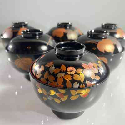 Vintage Japanese Urushi Lacquer Bowls With Gold Maki-e Decoration