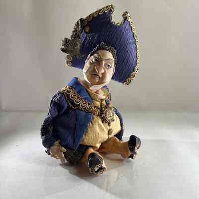 5.4.25e Stop-Motion Puppet – Nobleman in Regal Blue with Medallion