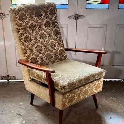 'DIKBILT' [Label] Plush Gold Mid-Century NZ Made 'Contour' Teak Arm Chair