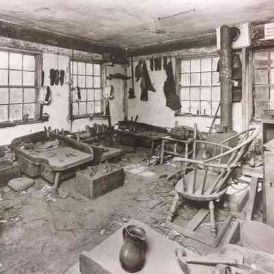 Cobbler’s Shop, 1800