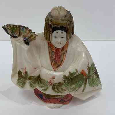 Noh Figure - Kakitsubata (Water Iris)