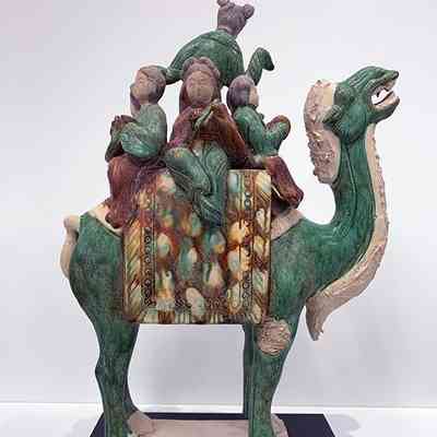Camel with Female Musicians
