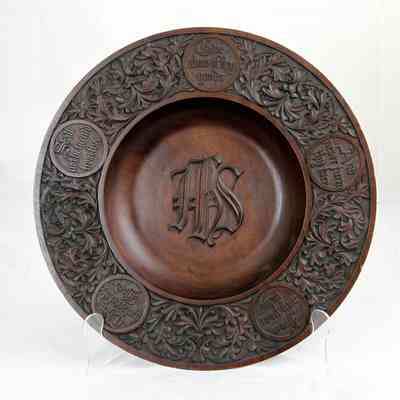17,038 - CHURCH OFFERING PLATE WITH HIGH DETAILED OUTER EDGE ENGRAVING