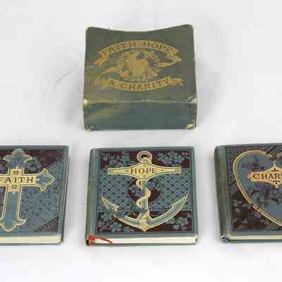 20,511 - FAITH, HOPE, & CHARITY SMALL INSIGNIA BOOK SET