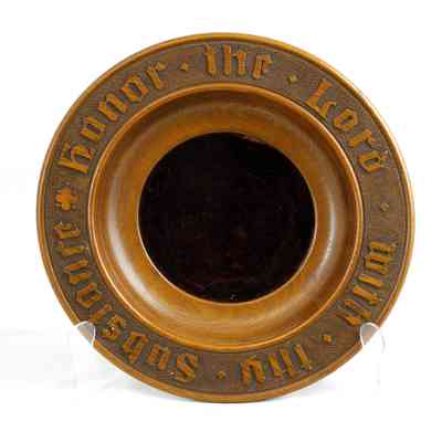 17,043 - CHURCH OFFERING PLATE WITH DARK CENTER COIN CUSHION
