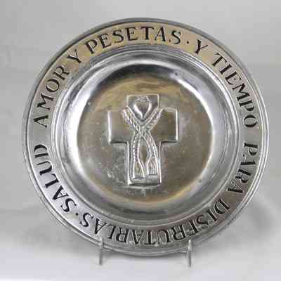 17,030 - CHURCH OFFERING PLATE WITH SPANISH OUTER ENGRAVING