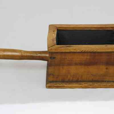 13,017 SHORT HANDLE OFFERTORY CHILDREN'S PRIMITIVE BOX