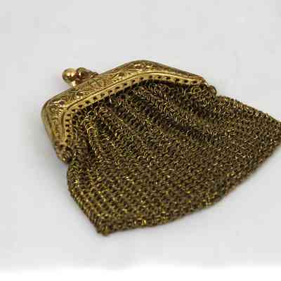 9500 - GIRL'S SUNDAY OFFERING COIN PURSE