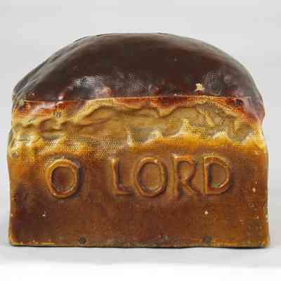 5514 - BREAD LOAF PAPER MACHE HOME GIVING BOX
