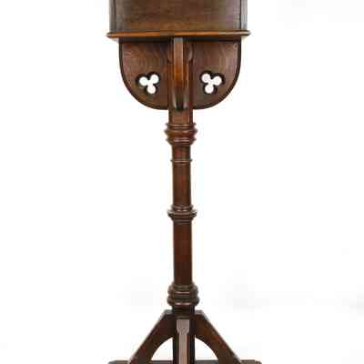 11,506 - EXTRA LARGE FLOOR RECEPTACLE WITH LUCK CLOVER CARVINGS
