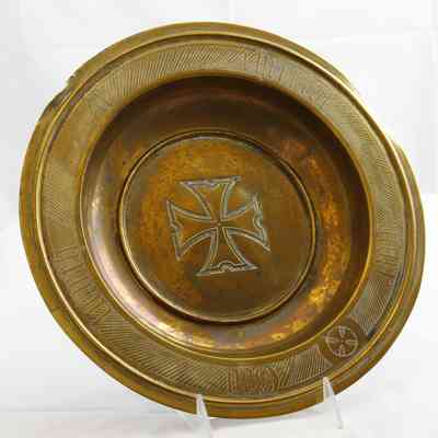 17,023 - CHURCH OFFERING PLATE WITH ENGRAVED IRON CROSS