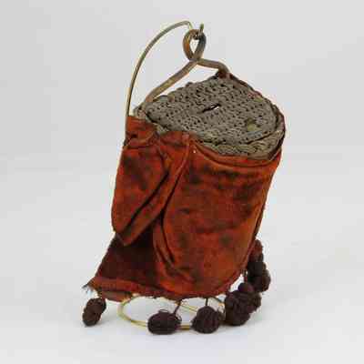 10,004 - 18TH CENTURY VICAR ALMS COLLECTOR