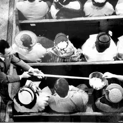 1947 – B	COLLECTION BEING TAKEN UP AT MOUNT CARMEL CHURCH