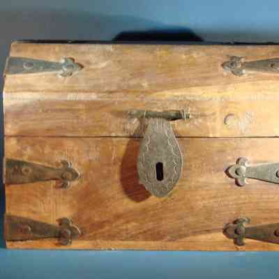 27,012 - TABLE TOP GIVING RECEPTACLE - WESTERN CHURCH CHEST