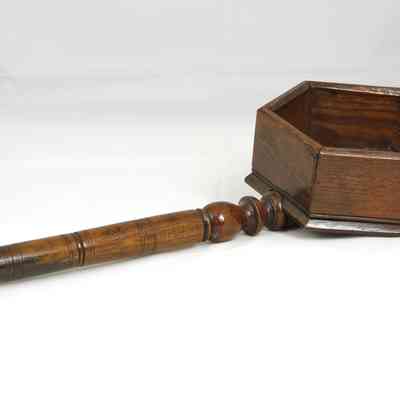 12,502 - MEDIUM HANDLE OFFERTORY WITH 6-SIDE COLLECTOR PLATE