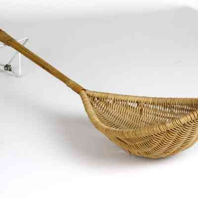 12,513 - MEDIUM HANDLE OFFERTORY OVAL SCOOP COLLECTOR