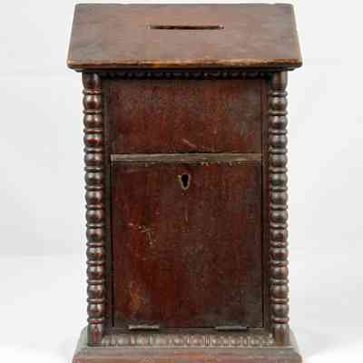 27,011 - TABLE TOP GIVING RECEPTACLE - PREACHING PODIUM GIVING BOX