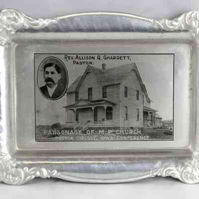 17,532 - CHURCH TIN TRAY. PARSONAGE OF M.P. CHURCH