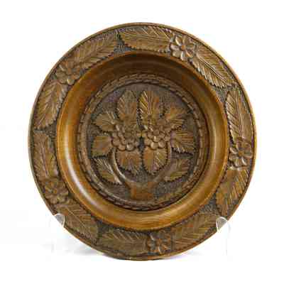 17,049 - CHURCH OFFERING PLATE WITH SURROUNDING LEAF AND DUAL-CENTER PLANT ENGRAVINGS