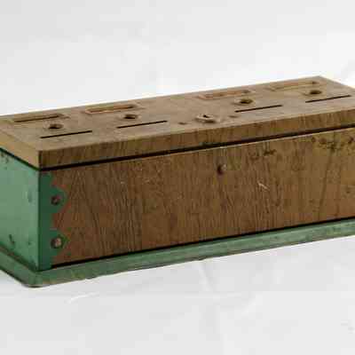 7501 - 4 SLOT STORE, BANK, AND TITHE BOX