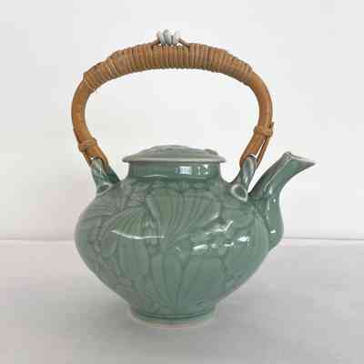 VALENTINE TEAPOT