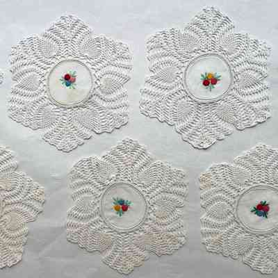 Doilies (6)
