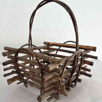 PLANT HOLDER