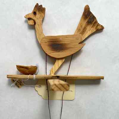 PECKING HEN TOY