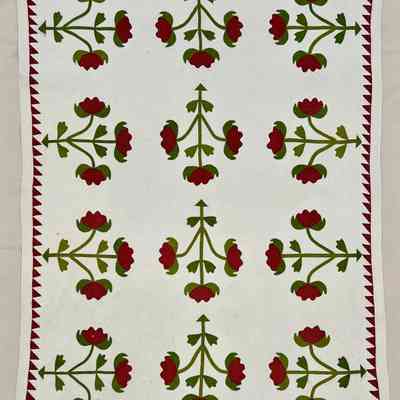 Tulip Pattern Antique Quilt