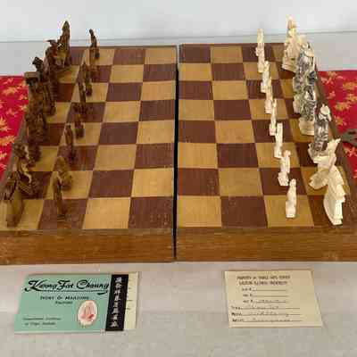 CHESS SET