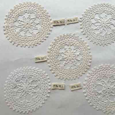 Doilies (5)