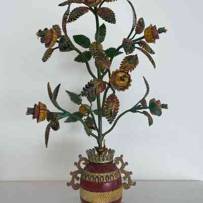 UNTITLED (VASE OF FLOWERS)