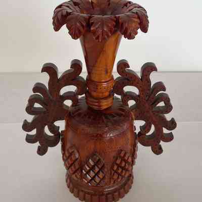 URN WITH HANDLE