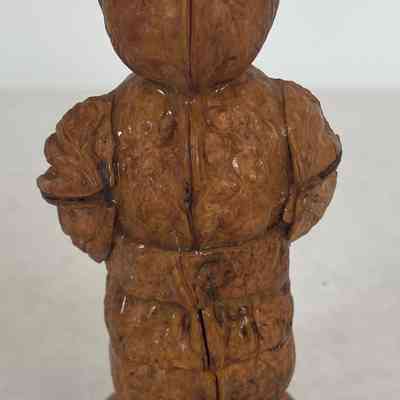 (3) WALNUT SHELL FIGURE