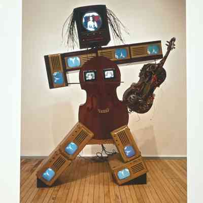 Nam June Paik, Charlotte Moormann II, 1995
Paik's portrait sculpture of Charlotte Moormann, his musical collaborator
Grey Art Gallery, NYU, New York, 2016 Seq #7