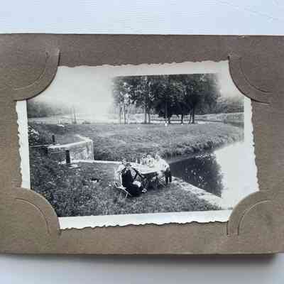 On the back:
Au barrage de Mantoche
Août 1939