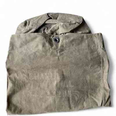 Duffle bag, Charlie Hill