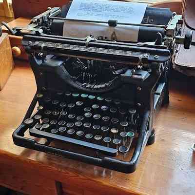 1933 Underwood Typewriter No 5