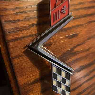 1967 vette 427 fender flag emblem 3899582- 1 emblem