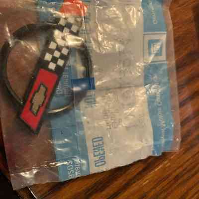 84-99 corvette horn cap emblem nos gm pn 1#10122143