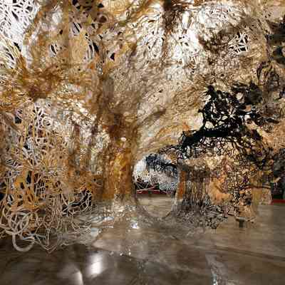 Grinnell_G 2016/2017 We are a Crowd of Others