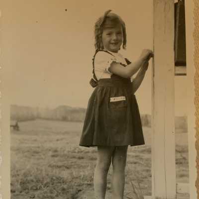 ‘Anne Gould, Wrinch Memorial Hospital May 1944’
