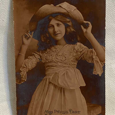 'Miss Phylus Dare'