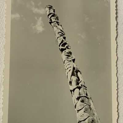 ‘Top of Pole of Kweenu, Kitwancool June 1944’