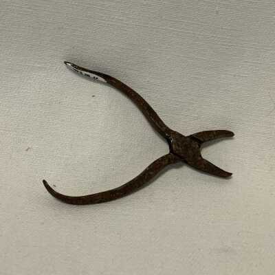 Pliers