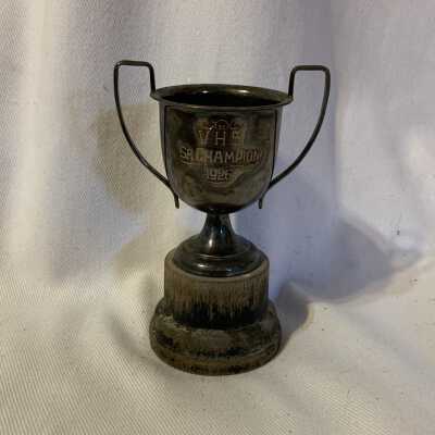 'VHS Sr Champion 1926' Trophy