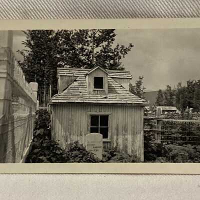 'Gravehouse of a child, Old Indian cemetery at Hazelton July 1933'