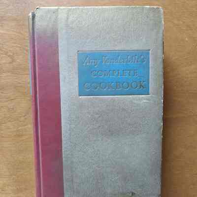 Amy Vanderbilt's Complete Cookbook