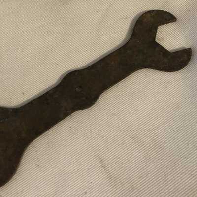 Spanner wrench
